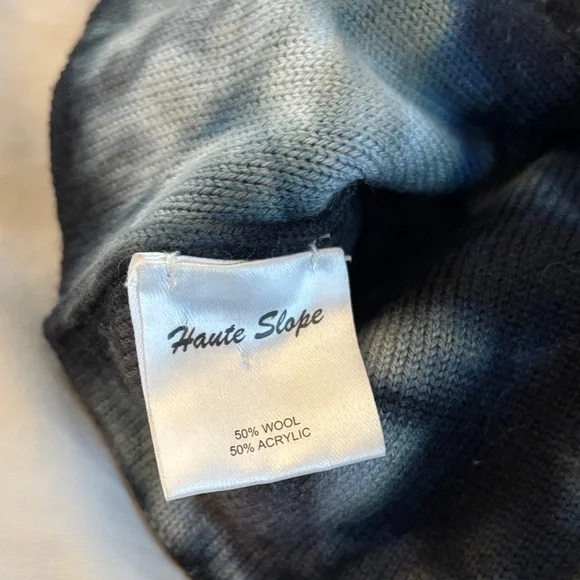 Tie-Dye Fingerless Gloves and Neck Warmer Set - Picture 5 of 5